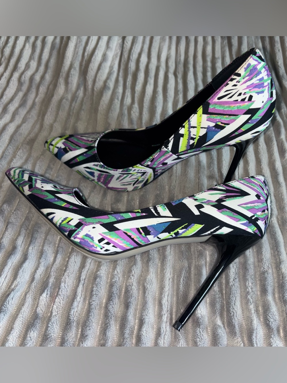 NWOT Madden Girl Black Multicolor Geometric Pointed-Toe Stiletto Pumps